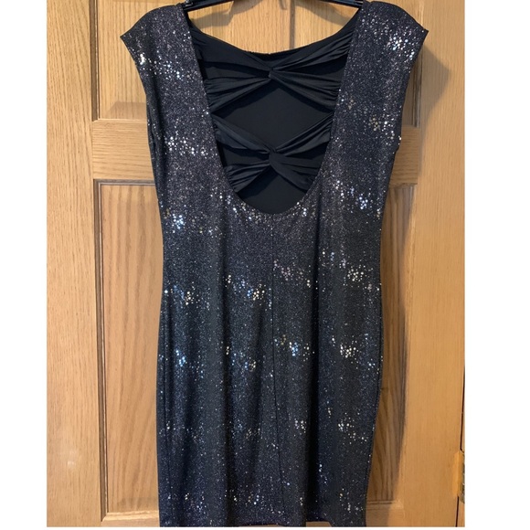 Women’s Dress - Picture 2 of 2